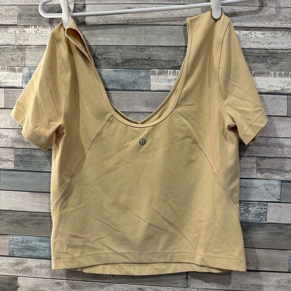 Lululemon Align Tee Shirt size 8 Prosecco BNWOT - Picture 3 of 3